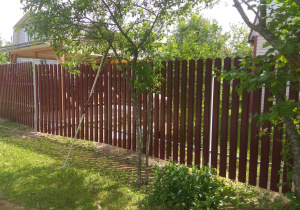  Забор из металлического штакетника 2 м*110 м коричневый