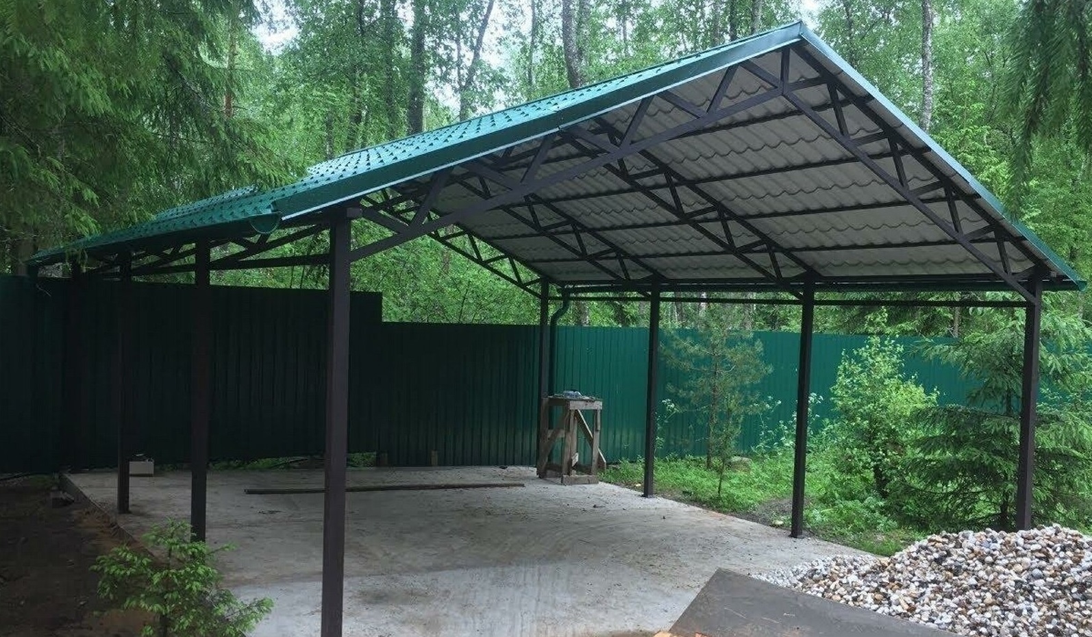 Двухскатный навес для автомобиля 5*8*2,5 м профнастил
